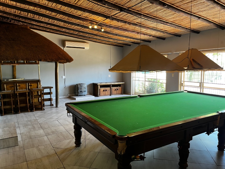 To Let 4 Bedroom Property for Rent in Schoemansville North West